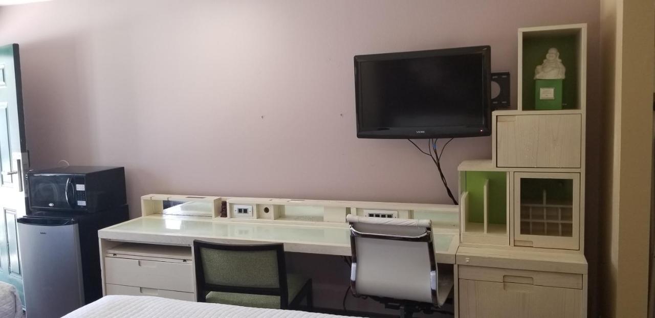 Century Motel Buena Park Room photo